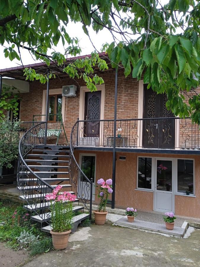 Elegant Hotel Kutaisi Exterior foto